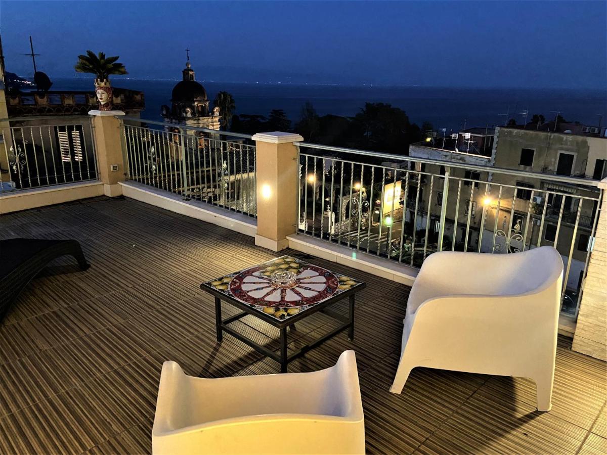 I Due Grifoni Apartments Taormina Exterior photo