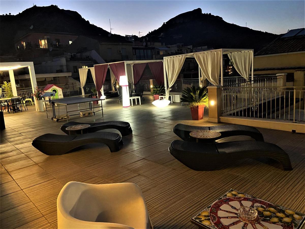 I Due Grifoni Apartments Taormina Exterior photo