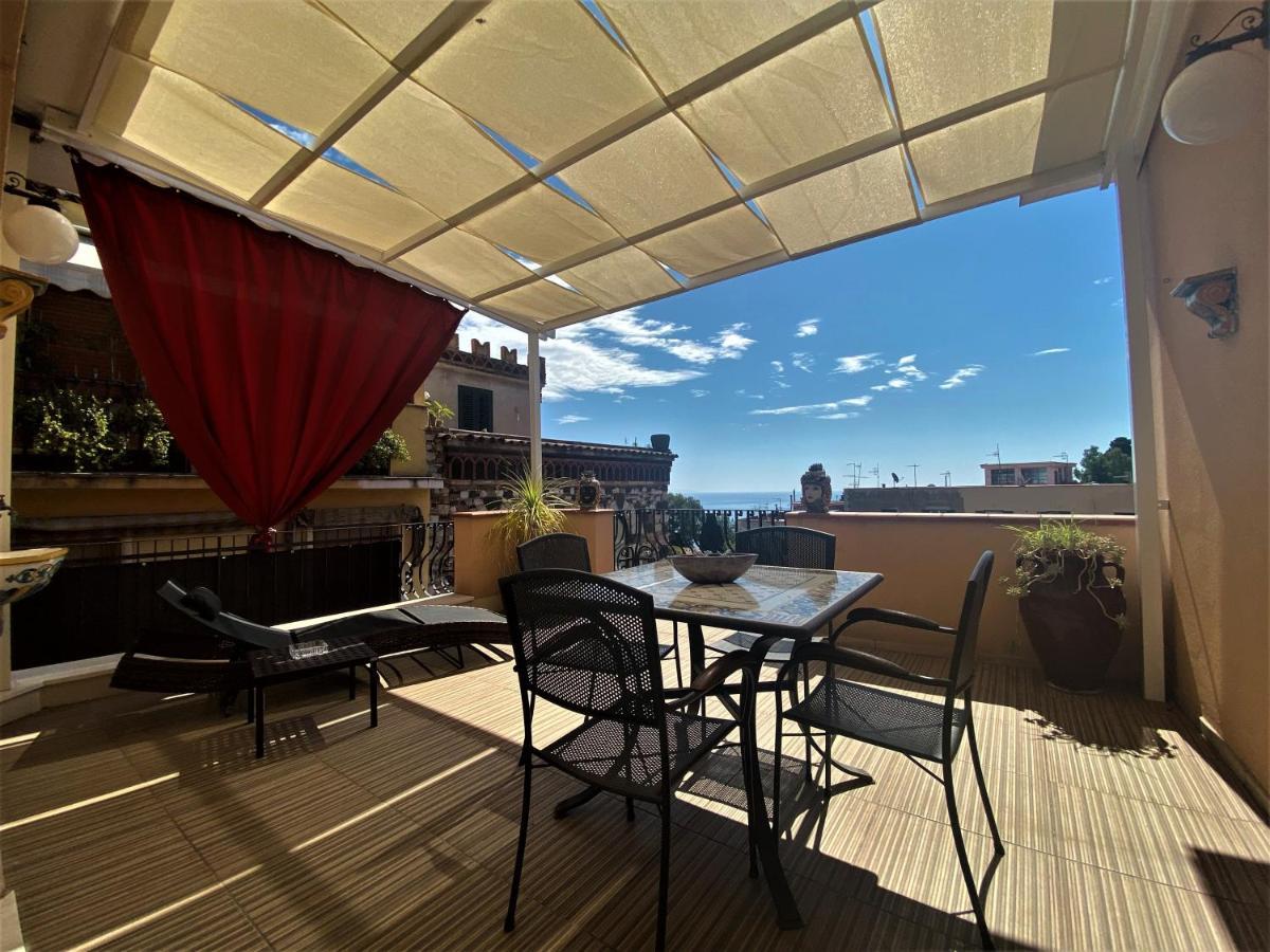 I Due Grifoni Apartments Taormina Exterior photo