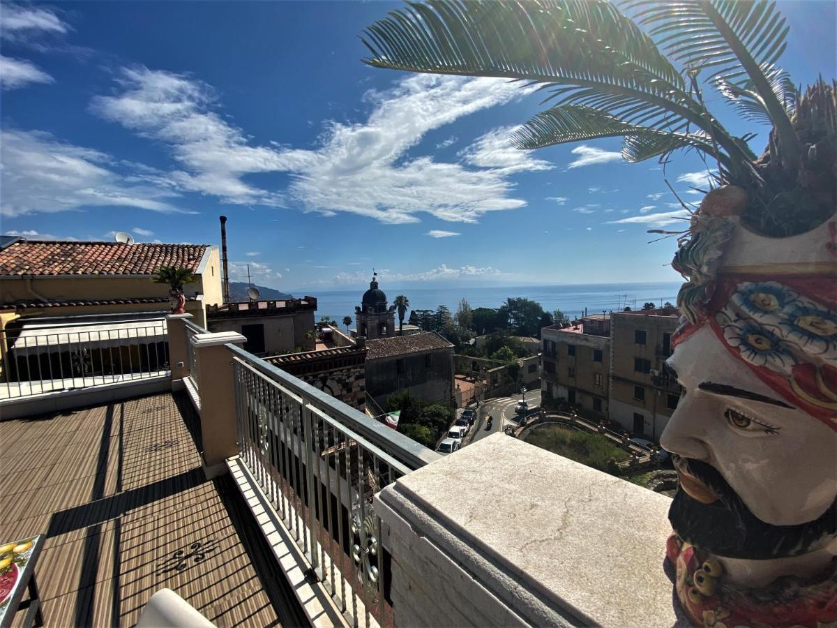I Due Grifoni Apartments Taormina Exterior photo