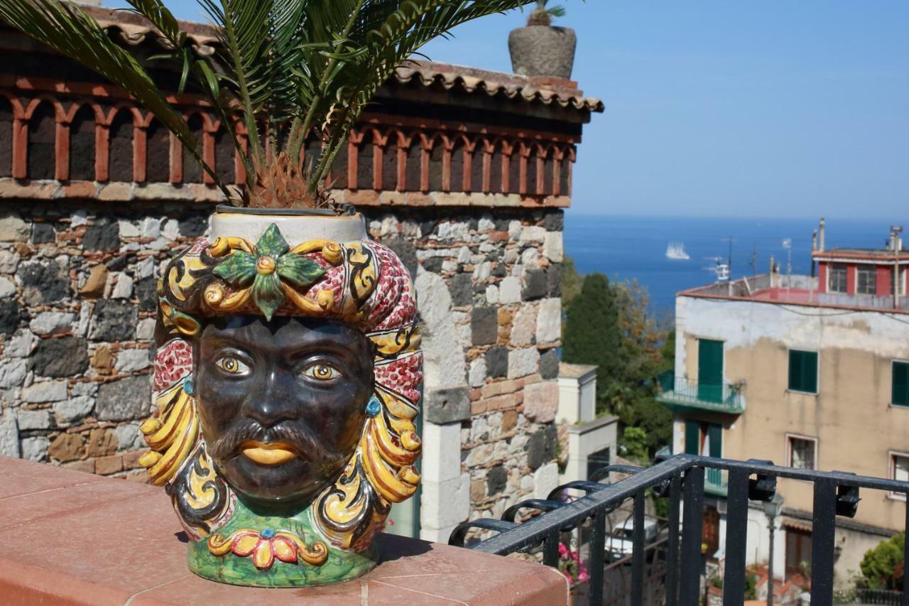 I Due Grifoni Apartments Taormina Exterior photo