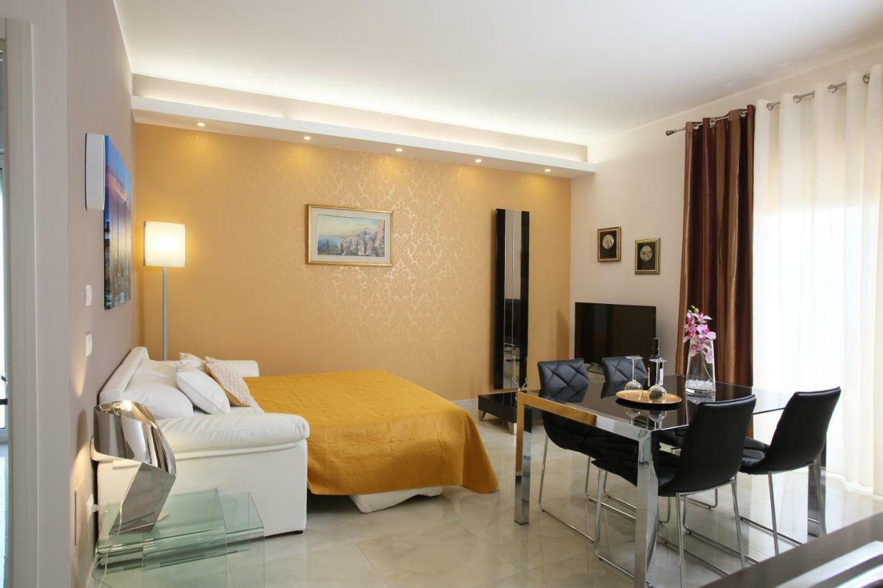 I Due Grifoni Apartments Taormina Exterior photo
