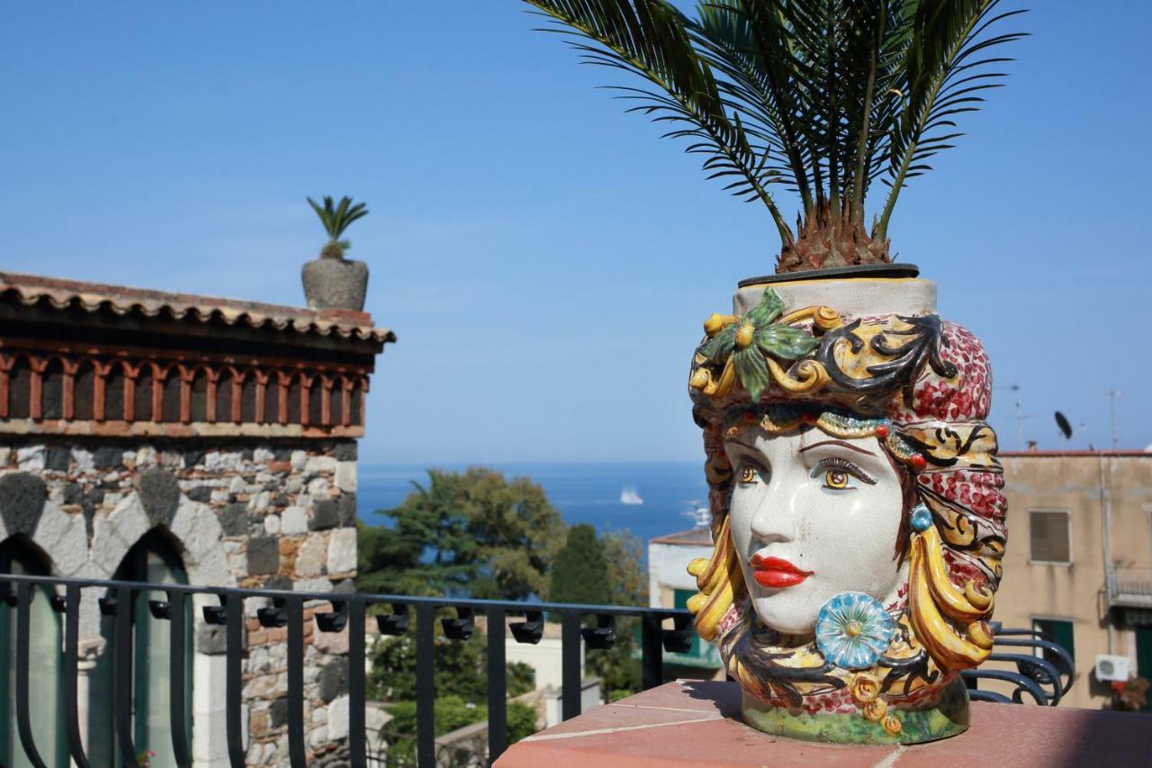 I Due Grifoni Apartments Taormina Exterior photo