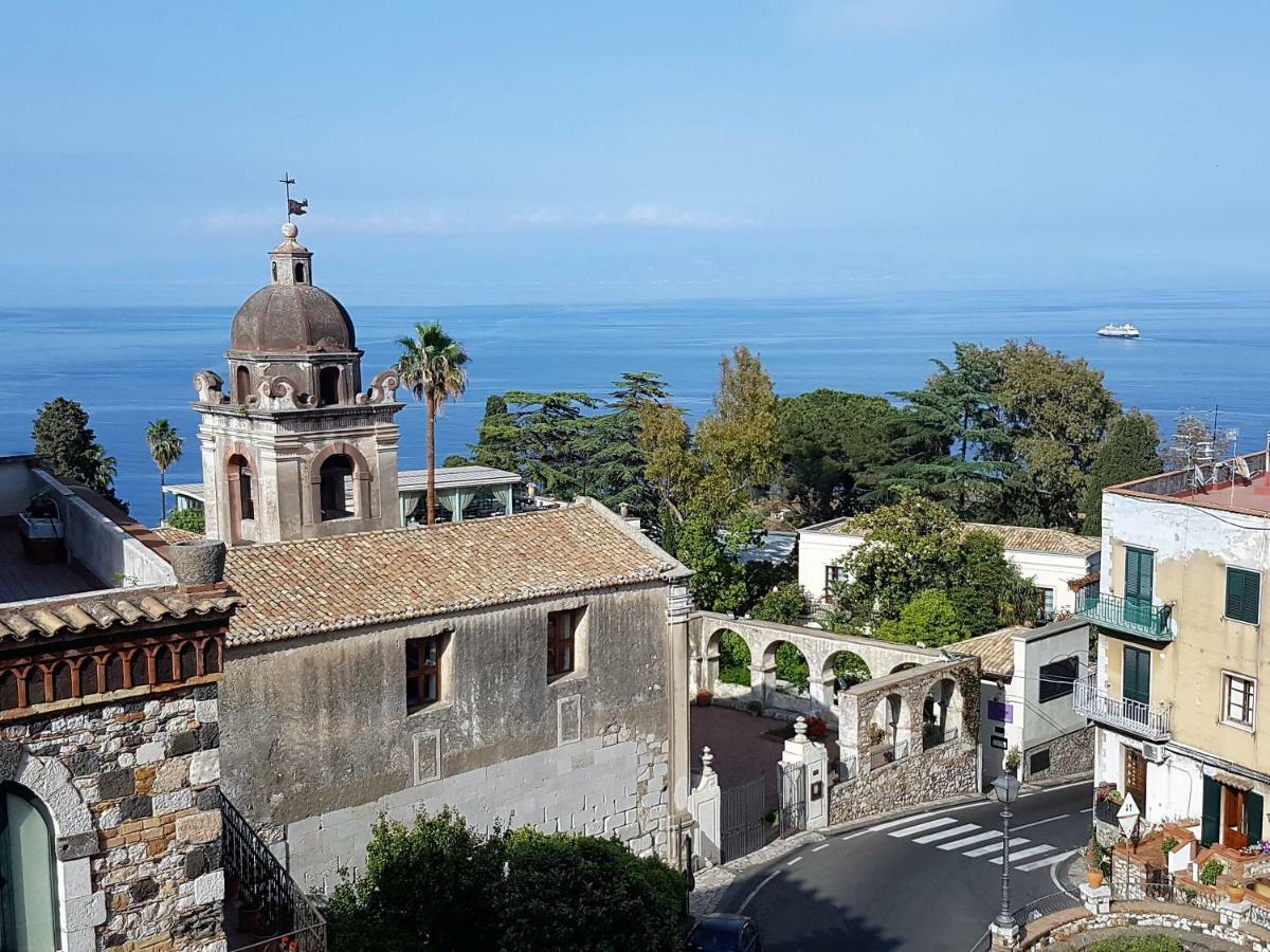 I Due Grifoni Apartments Taormina Exterior photo