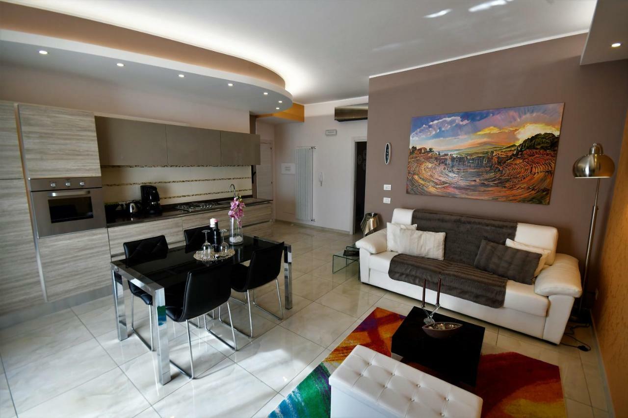 I Due Grifoni Apartments Taormina Exterior photo